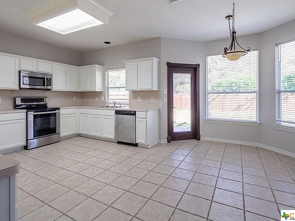 5th image of 832 Fair Ln
