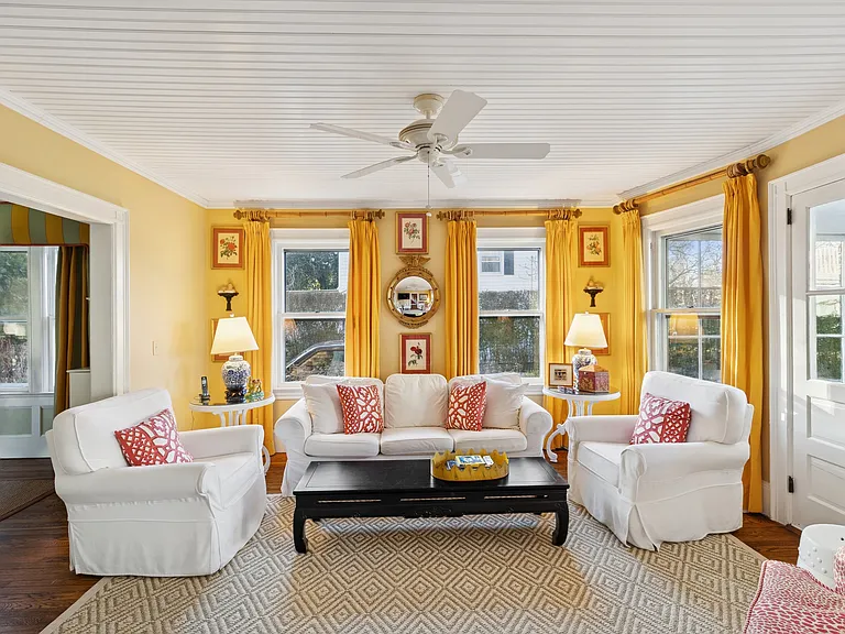 106 Meeting House Ln — Photo 13