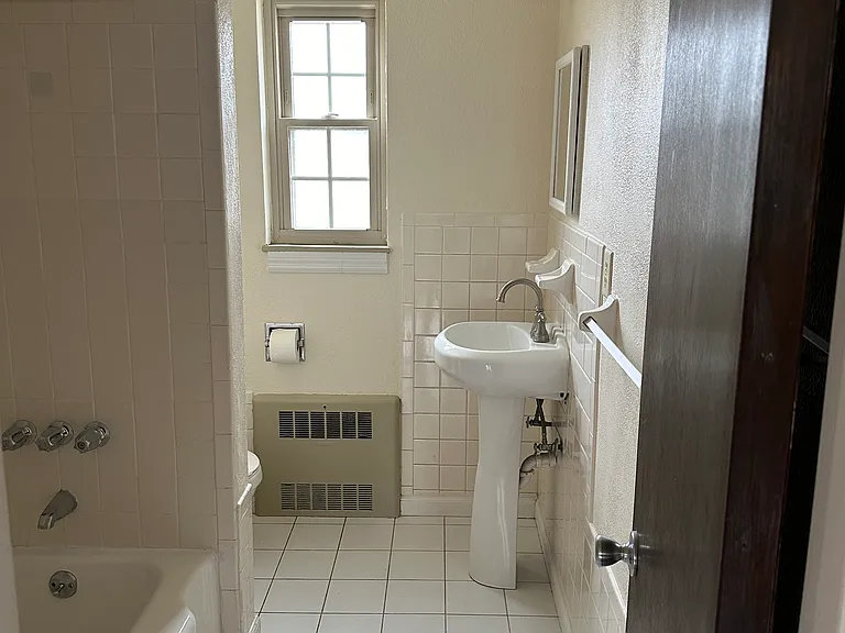 454 Bernhardt Dr #6 — Photo 10