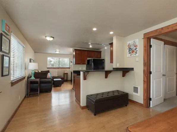 1010 NW Roanoke Ave APT 9, Bend, OR 97703