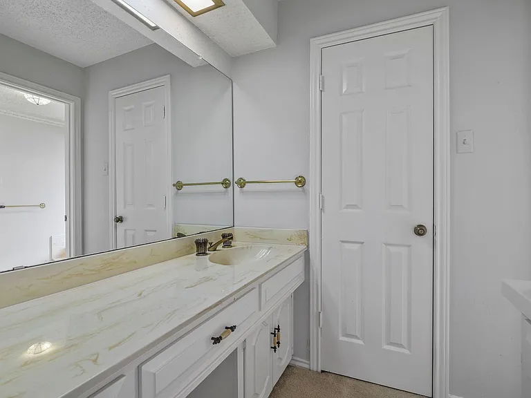 9738 Windham Dr — Photo 13