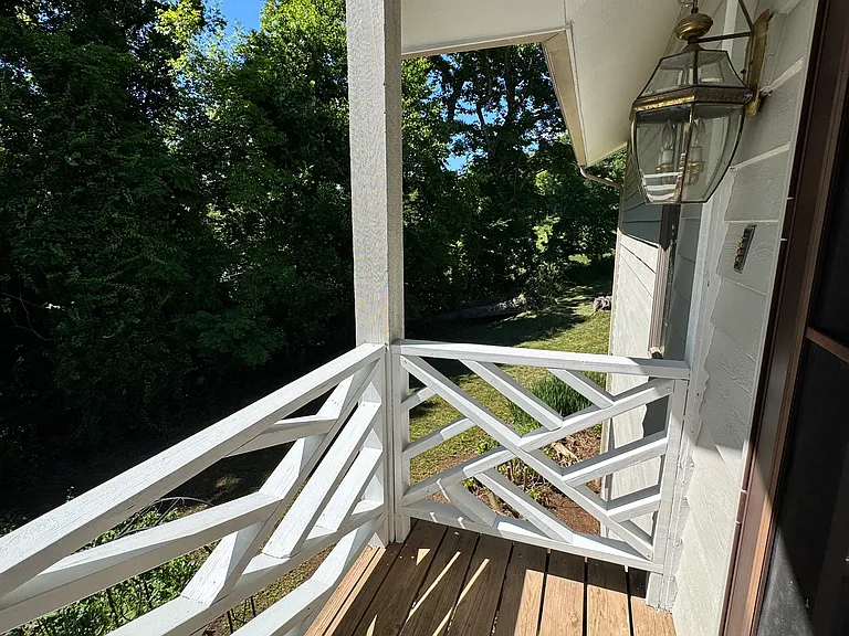 483 Clawson St — Photo 32