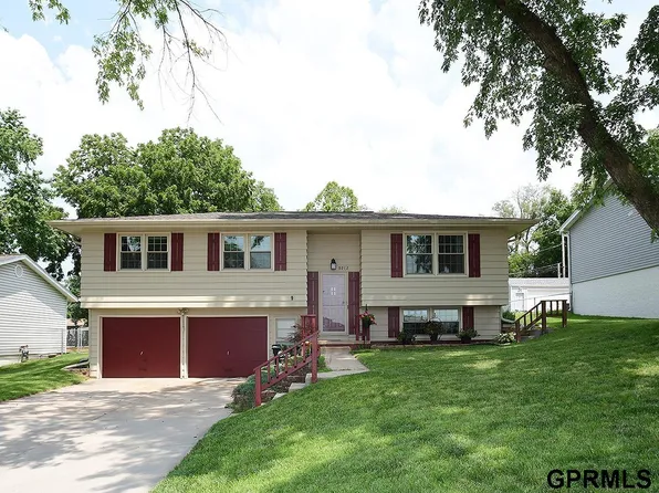 9212 Browne St, Omaha, NE 68134