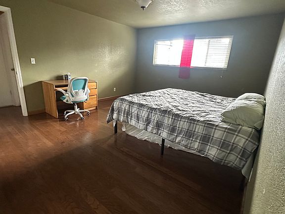 2nd image of 1200 Halford Ave #1-MBR