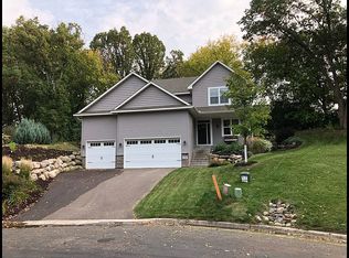 990 Chatsworth Pl, Shoreview, MN 55126