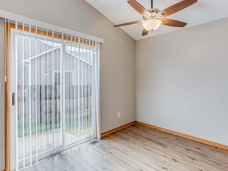 1028 E Karla Ct — Photo 12