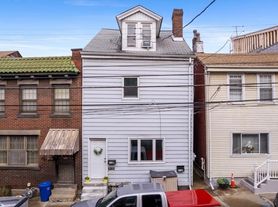 3435 Denny St