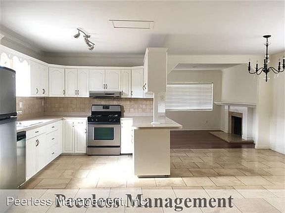 4th image of 4085 Cherokee Ave