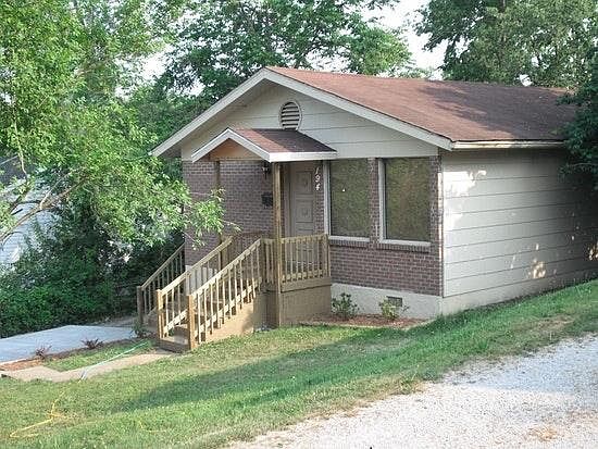 1st image of 194 Rolling Acres Dr