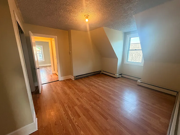 569 Main St #3 — Photo 12