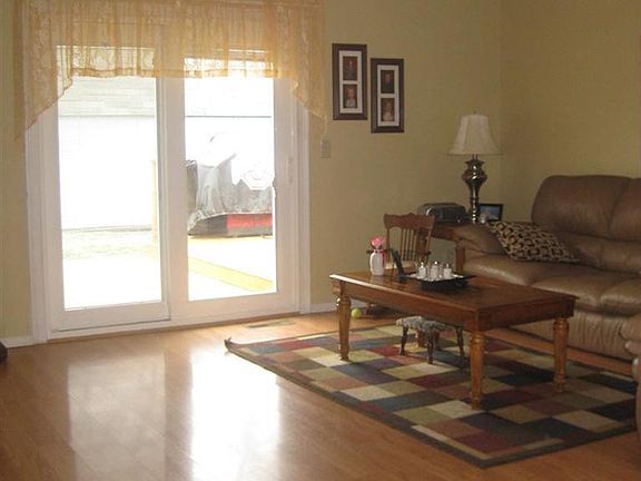 3rd image of 8361 Schoolgate Dr