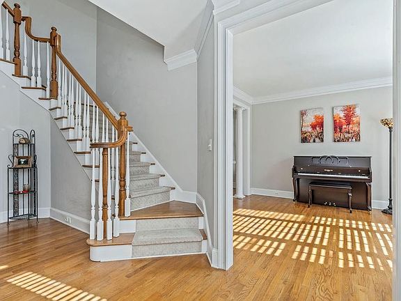4th image of 1495 Brentwood Dr