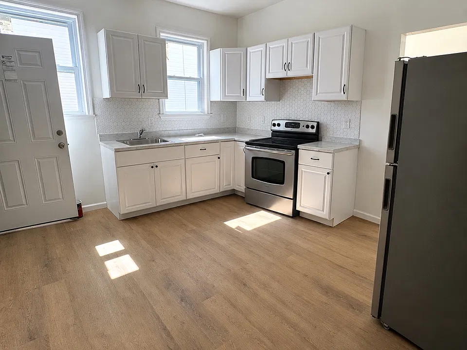 85 Windsor Ave #1