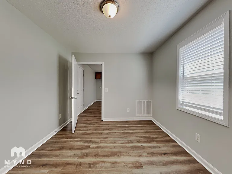 2004 Benttree Dr — Photo 10