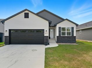 4937 Dostal Ct SW, Cedar Rapids, IA 52404