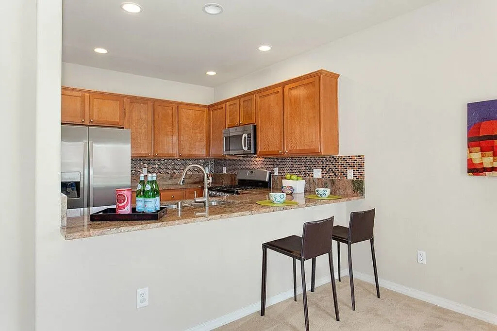 3 bed, 1958 sqft, $3,850 — Photo 1