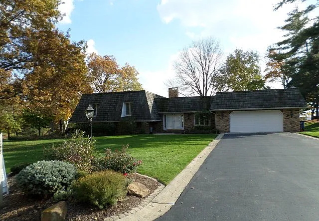 162 Thornhill Dr photo 1
