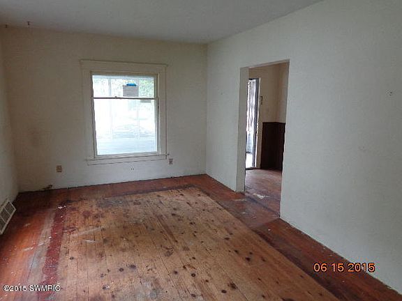3rd image of 14 Fairview Ave