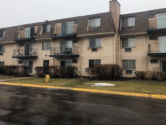2nd image of 281 Shorewood Dr #21-1A