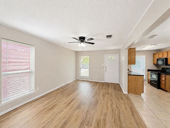 5th image of 8136 Richard St