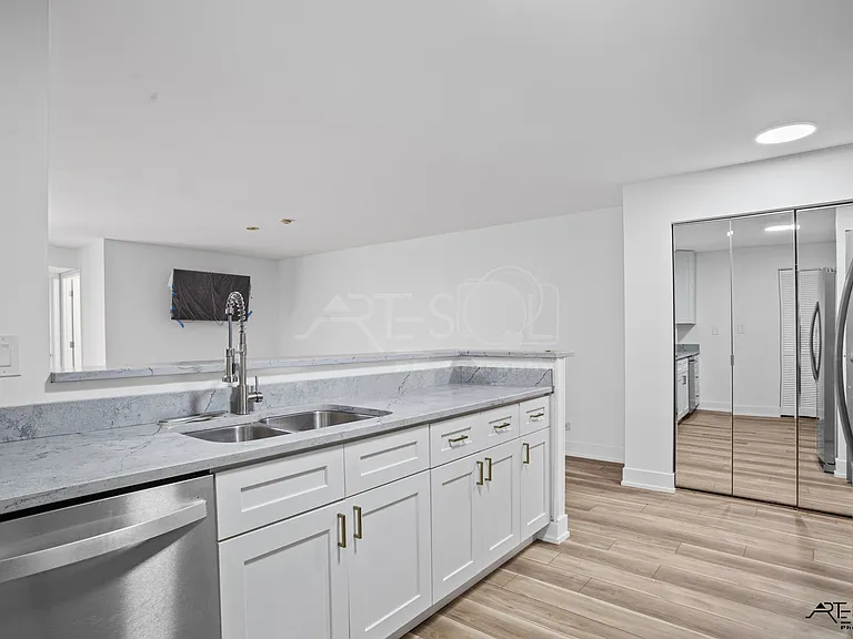 796 N Gary Ave #107 — Photo 8