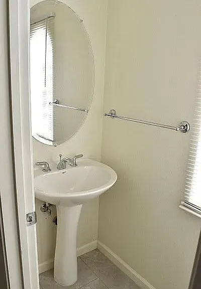 372 Adeline Ave — Photo 11