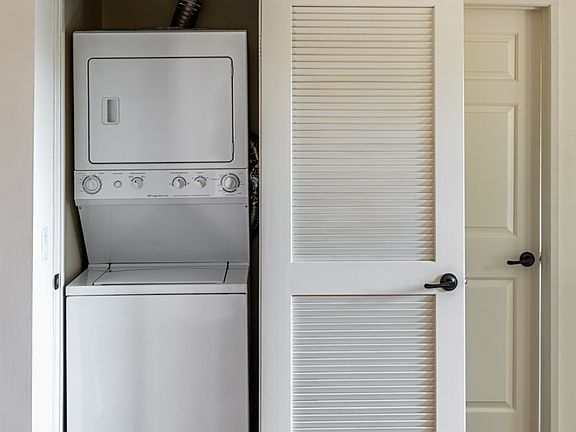 5th image of 33 S Wilson Ave APT 110