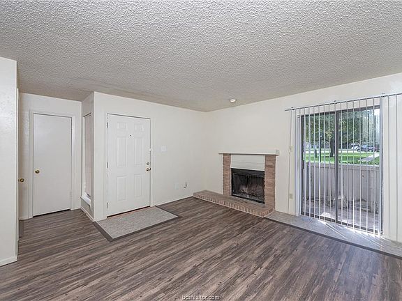 3rd image of 1901 Holleman Dr #309