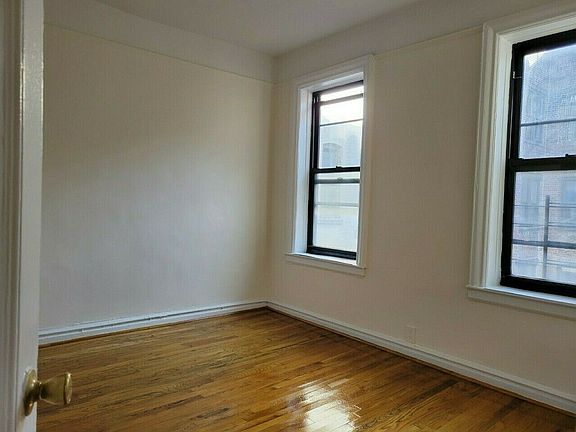 2nd image of 2547 Aqueduct Ave W #D4