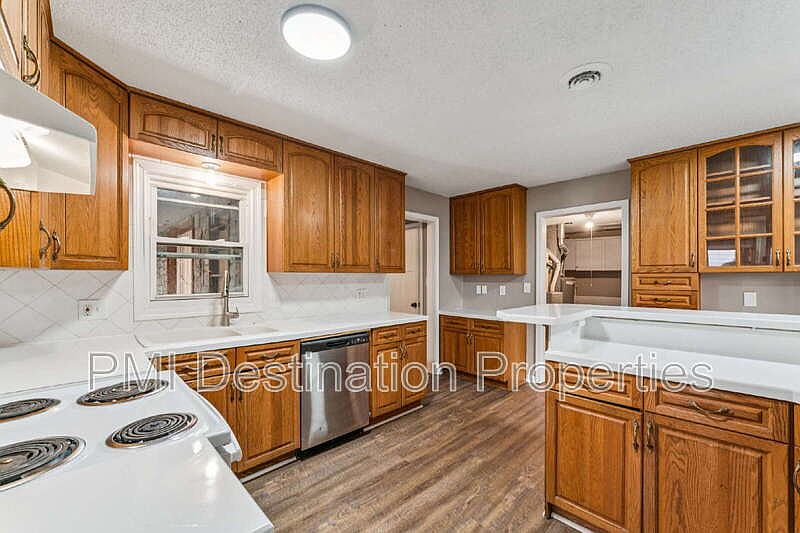 1st image of 3014 S 21st Ct