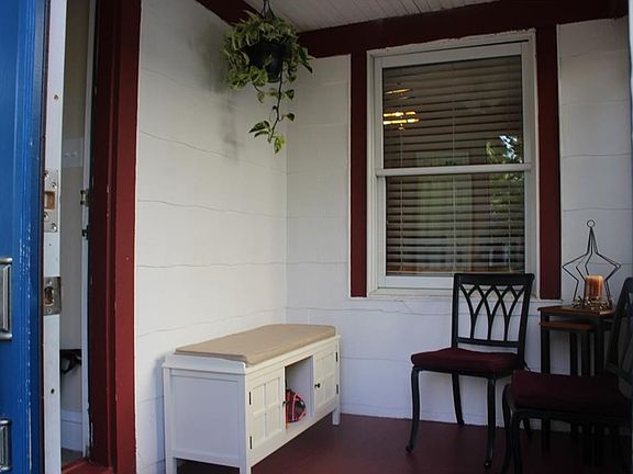 3rd image of 20374 Westover Ave