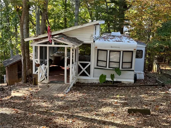 120 Deerfield Ln, New London, NC 28127