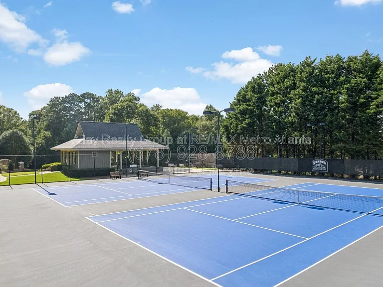 6725 Ridgefield Dr — Photo 45