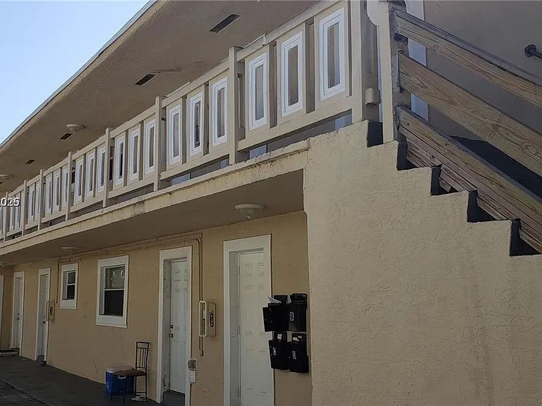 624 SW 16th Ave #C — Photo 15