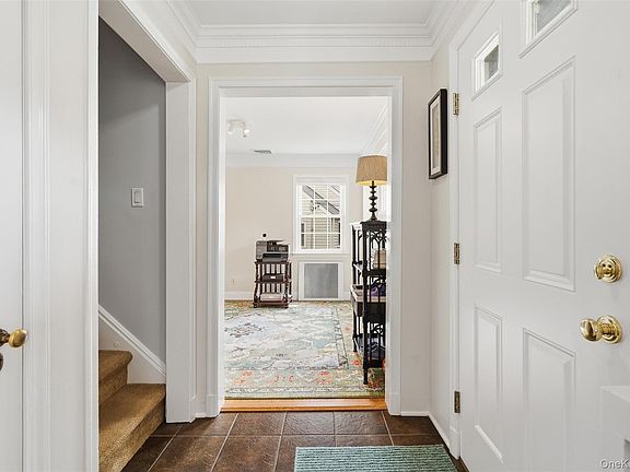 3rd image of 325 Frank Avenue