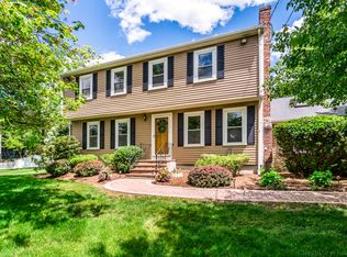 2 Pilgrim Ln, Medfield, MA 02052