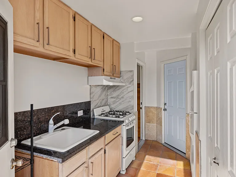 1225 Mescal St #B — Photo 2