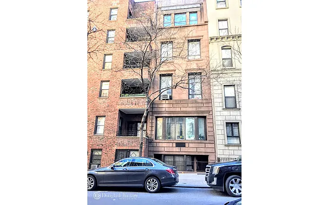 Sold by Douglas Elliman | media 14