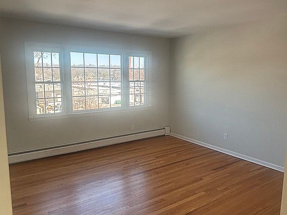4th image of 156 Bank St Floor 2