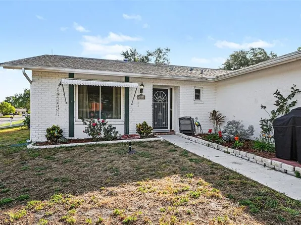8515 Cedarview Ct, Port Richey, FL 34668