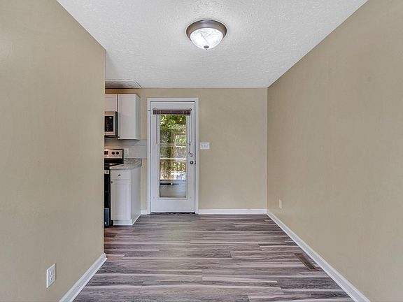4th image of 549 Westminister Ln