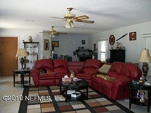 4th image of 4094 Silver Lake Dr