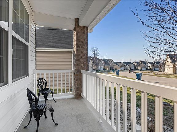 2nd image of 2004 Maryland Oaks Cir