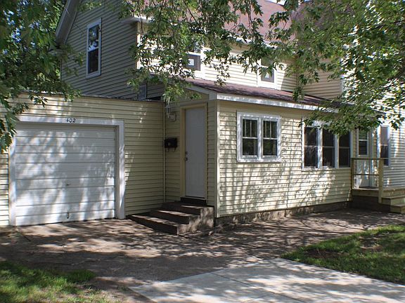 3rd image of 402 Bryant Ave SE