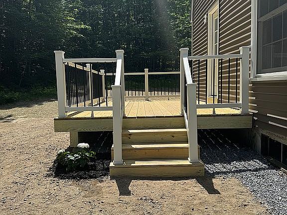 4th image of 491 Raccoon Hill Rd