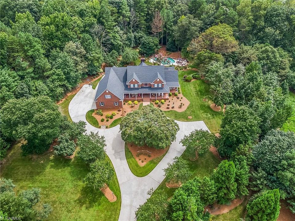 1st image of 3052 Greenhouse Rd