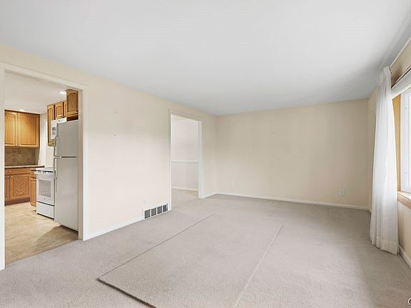 5th image of 7739 Deerfield Rd