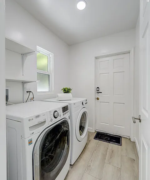 344 S Camden Dr — Photo 13