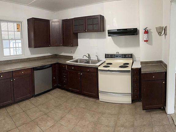 4th image of 719 Richmond Ave