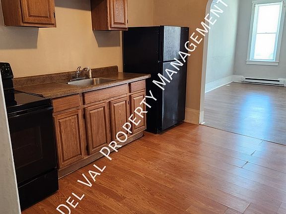 4th image of 243 N 2nd St Unit A